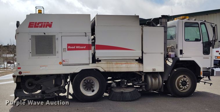 image for item EH0177 2007 Sterling SC8000 street sweeper truck