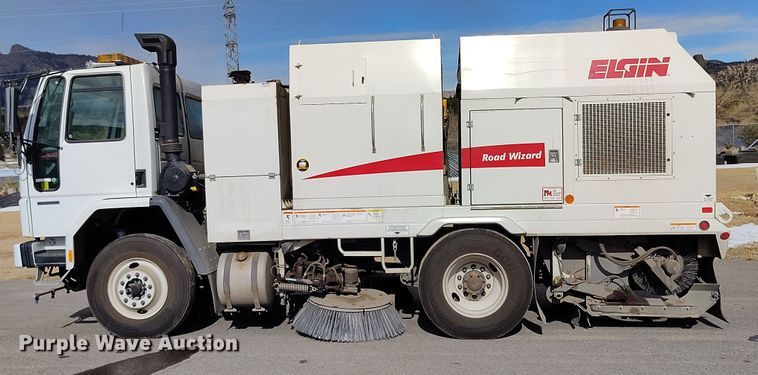 image for item EH0177 2007 Sterling SC8000 street sweeper truck