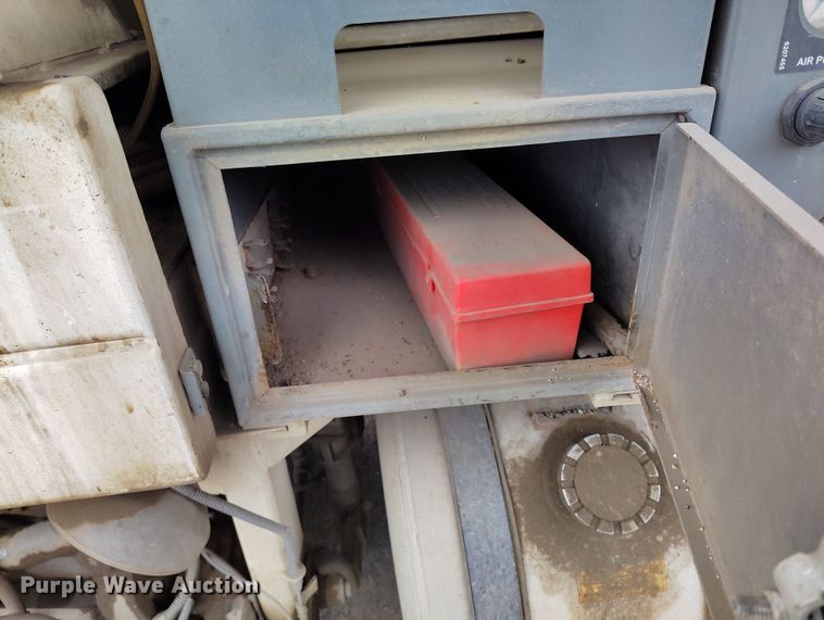 image for item EH0177 2007 Sterling SC8000 street sweeper truck