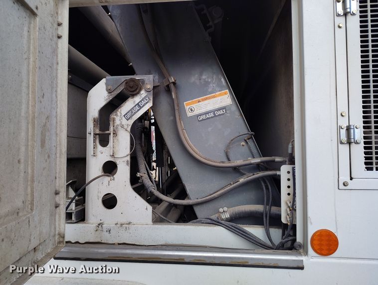 image for item EH0177 2007 Sterling SC8000 street sweeper truck