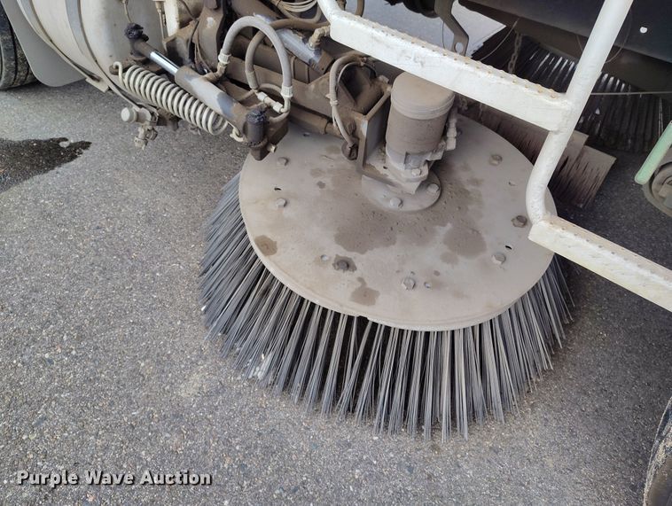 image for item EH0177 2007 Sterling SC8000 street sweeper truck