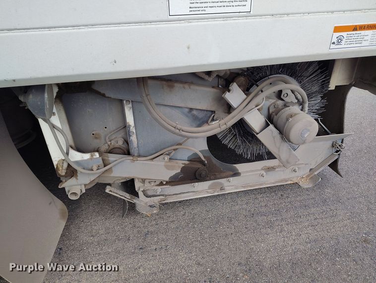 image for item EH0177 2007 Sterling SC8000 street sweeper truck