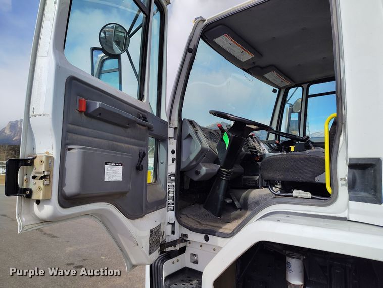 image for item EH0177 2007 Sterling SC8000 street sweeper truck