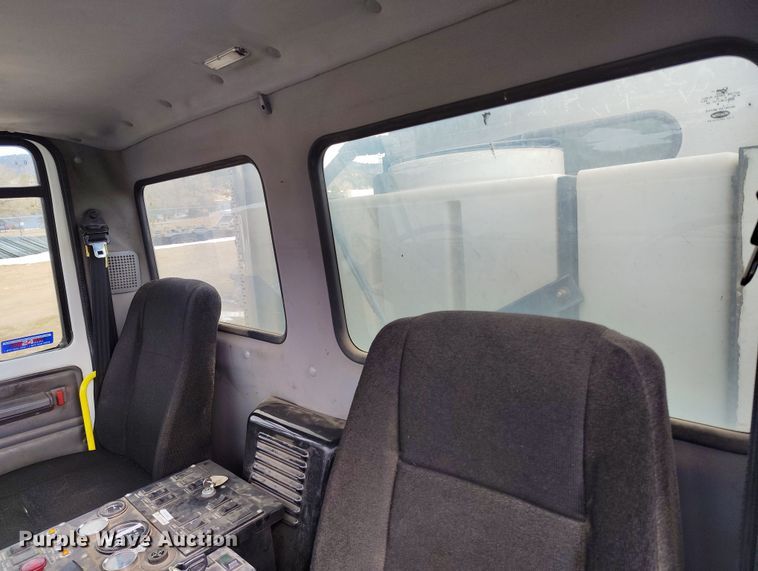 image for item EH0177 2007 Sterling SC8000 street sweeper truck