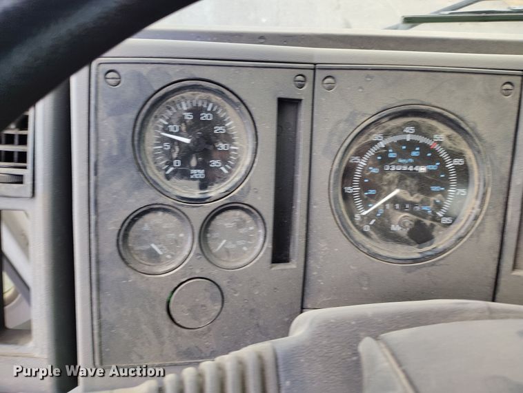 image for item EH0177 2007 Sterling SC8000 street sweeper truck