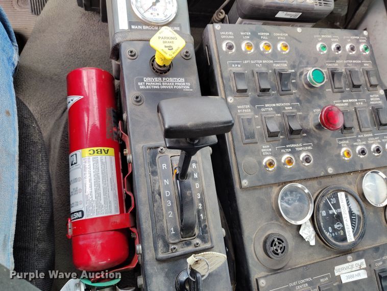 image for item EH0177 2007 Sterling SC8000 street sweeper truck