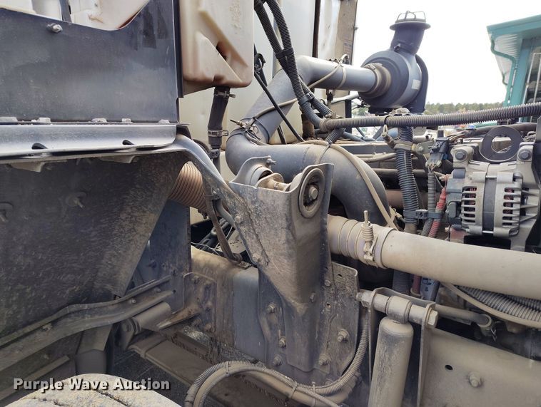 image for item EH0177 2007 Sterling SC8000 street sweeper truck