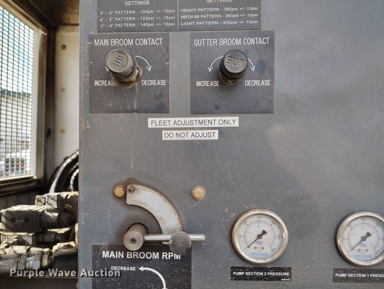 image for item EH0177 2007 Sterling SC8000 street sweeper truck