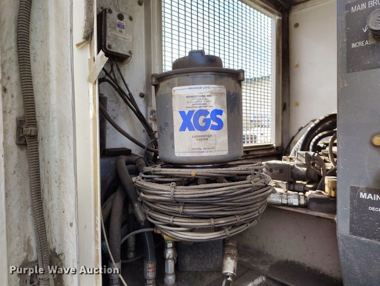 image for item EH0177 2007 Sterling SC8000 street sweeper truck