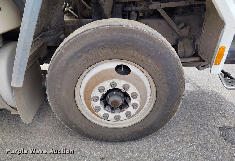 image for item EH0177 2007 Sterling SC8000 street sweeper truck