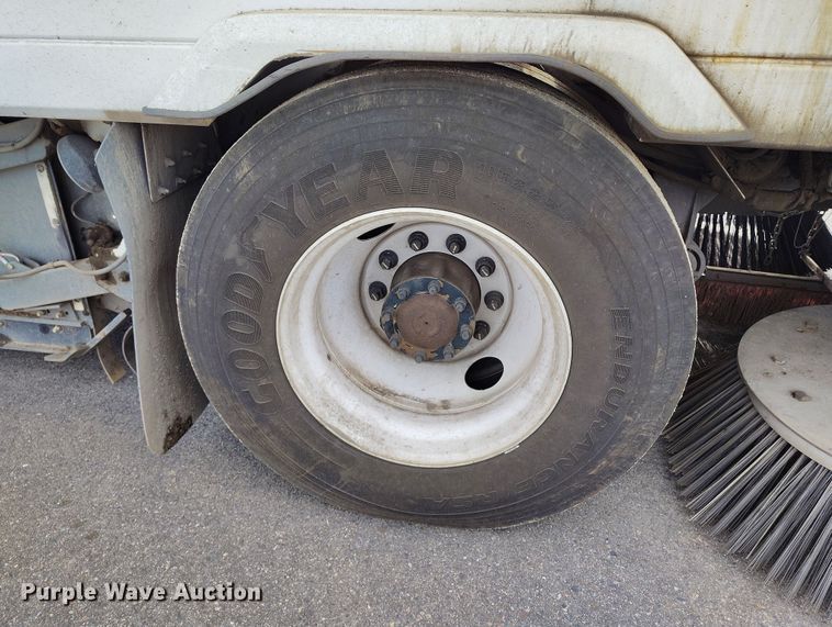 image for item EH0177 2007 Sterling SC8000 street sweeper truck