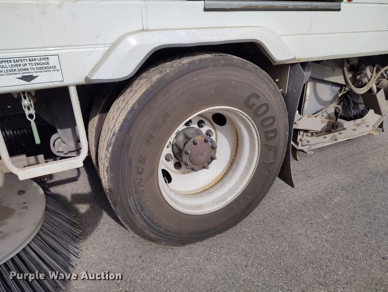 image for item EH0177 2007 Sterling SC8000 street sweeper truck