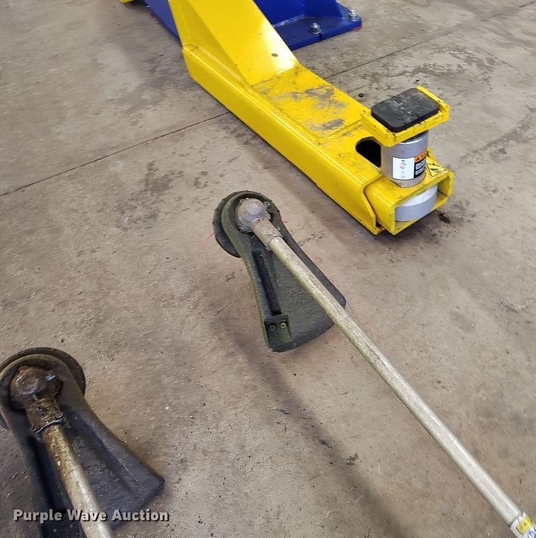 image for item EH0179 Lawn and garden equipment