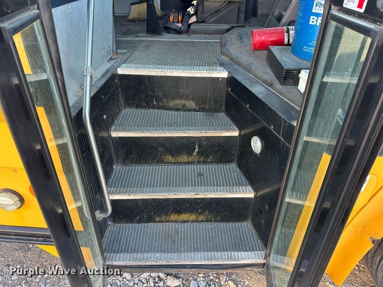 image for item EK0362 2011 Thomas Saf-T-Liner C2 school bus