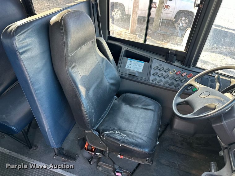 image for item EK0362 2011 Thomas Saf-T-Liner C2 school bus