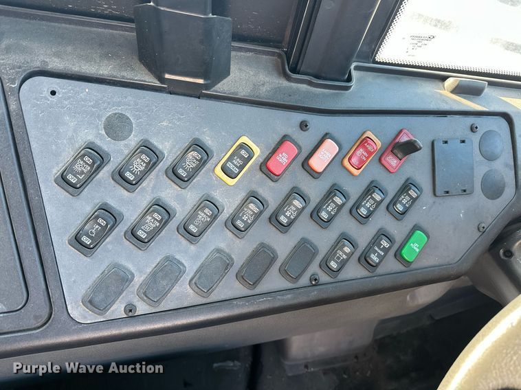 image for item EK0362 2011 Thomas Saf-T-Liner C2 school bus