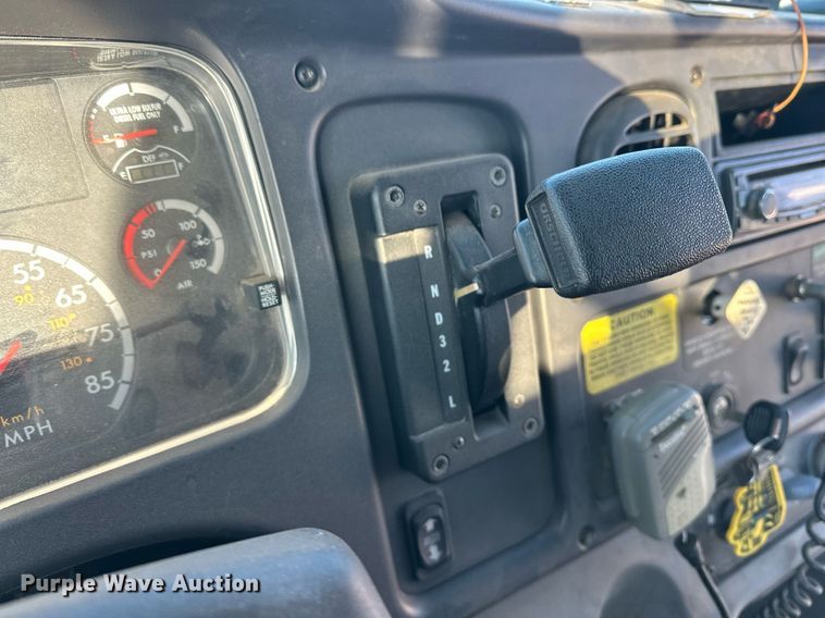 image for item EK0362 2011 Thomas Saf-T-Liner C2 school bus