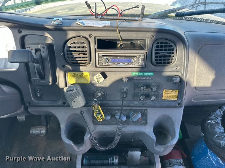 image for item EK0362 2011 Thomas Saf-T-Liner C2 school bus