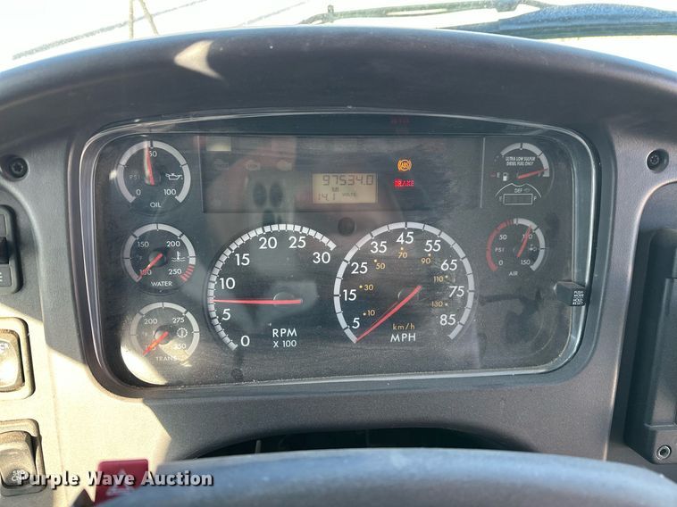 image for item EK0362 2011 Thomas Saf-T-Liner C2 school bus