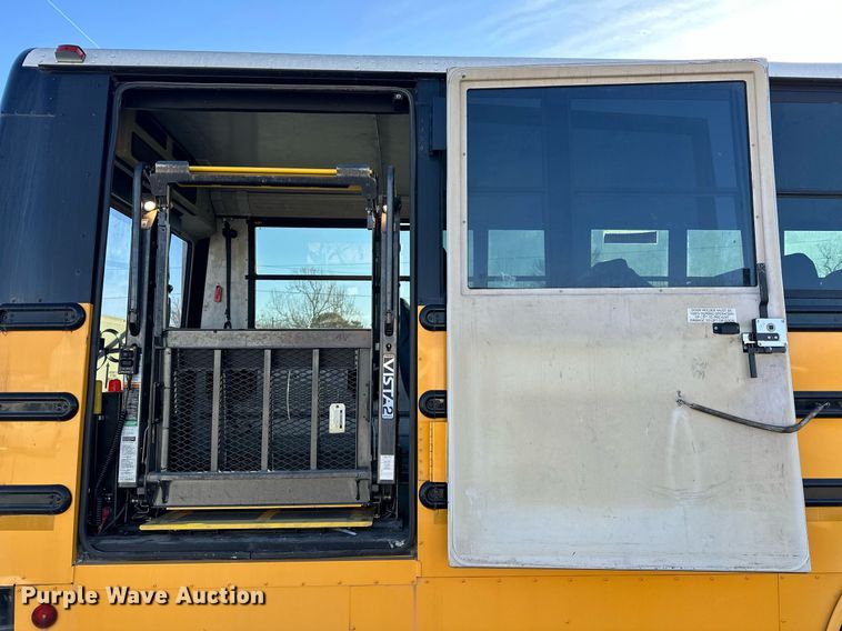 image for item EK0362 2011 Thomas Saf-T-Liner C2 school bus