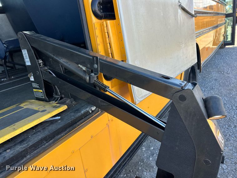 image for item EK0362 2011 Thomas Saf-T-Liner C2 school bus