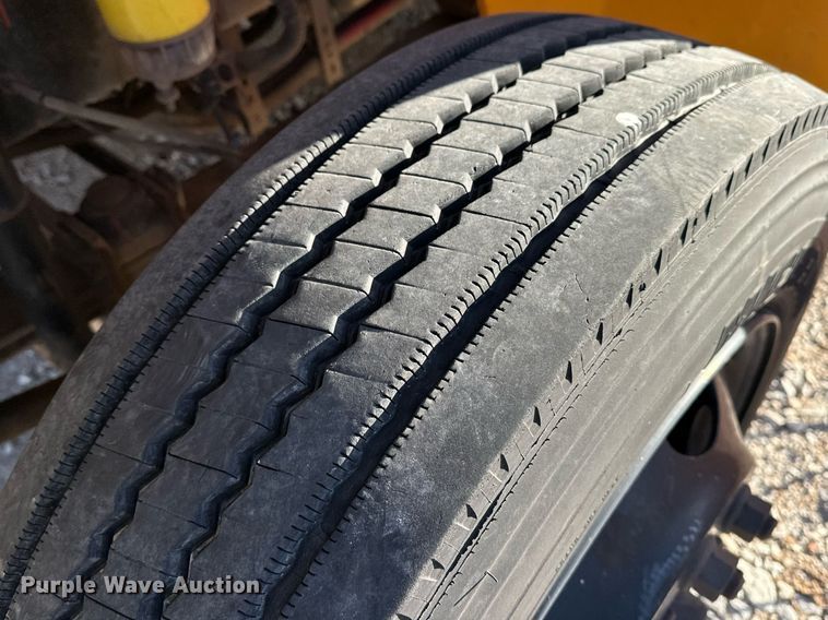 image for item EK0362 2011 Thomas Saf-T-Liner C2 school bus