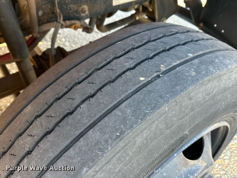 image for item EK0362 2011 Thomas Saf-T-Liner C2 school bus