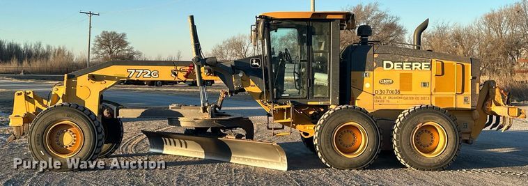 image for item EK0373 2016 John Deere 772G motor grader