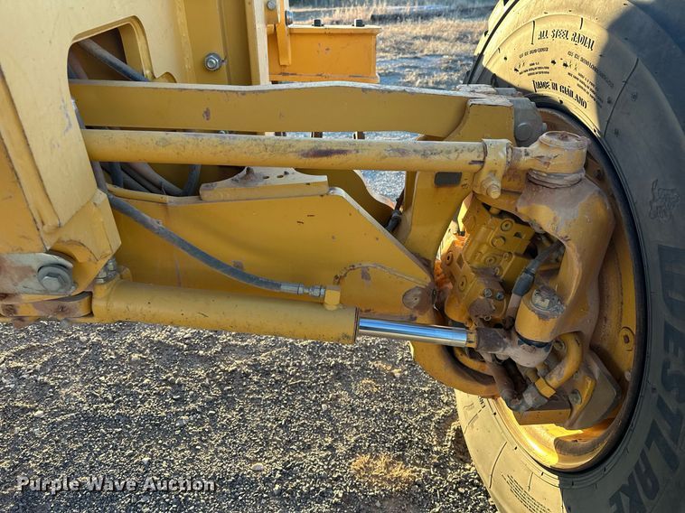 image for item EK0373 2016 John Deere 772G motor grader