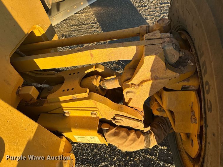 image for item EK0373 2016 John Deere 772G motor grader