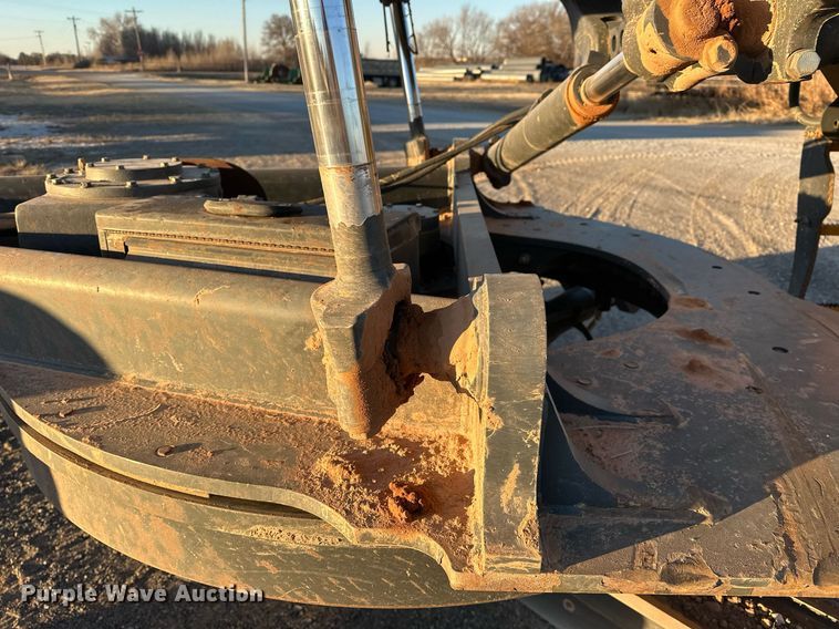 image for item EK0373 2016 John Deere 772G motor grader