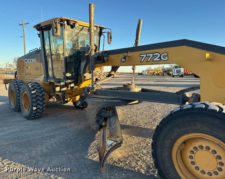 image for item EK0373 2016 John Deere 772G motor grader