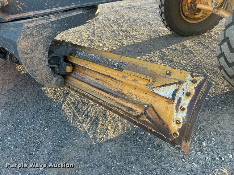 image for item EK0373 2016 John Deere 772G motor grader