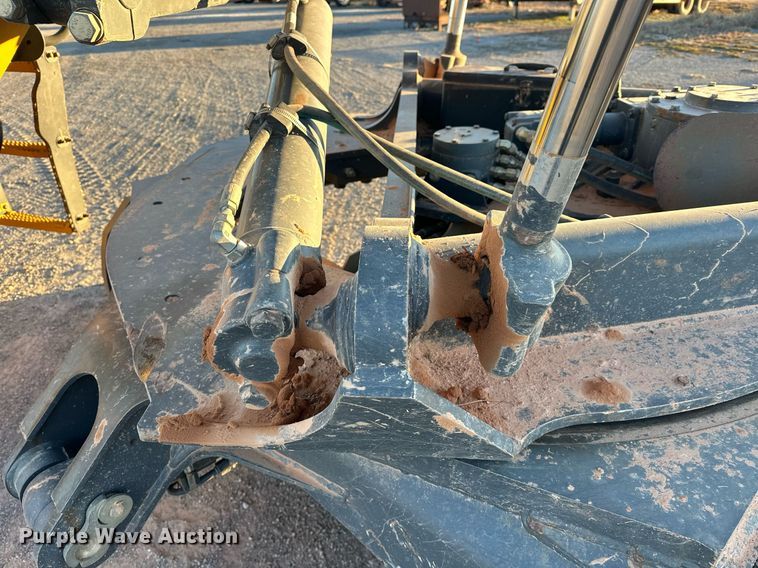 image for item EK0373 2016 John Deere 772G motor grader