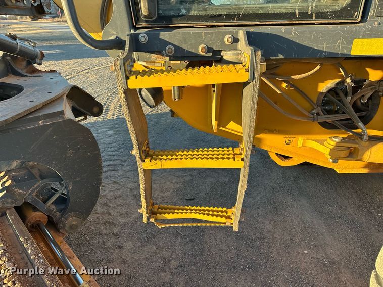 image for item EK0373 2016 John Deere 772G motor grader