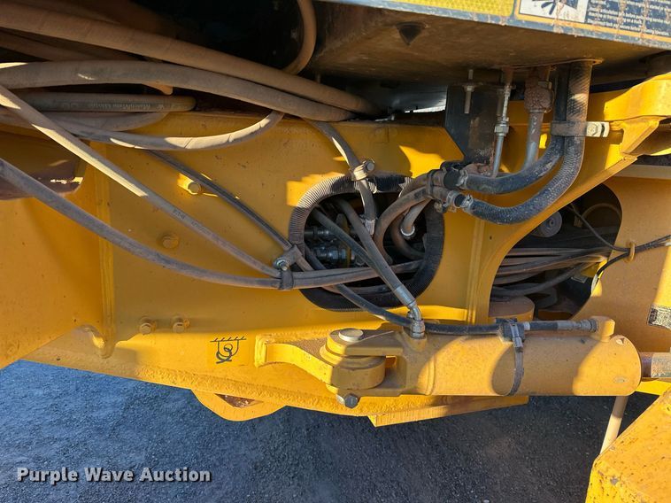 image for item EK0373 2016 John Deere 772G motor grader