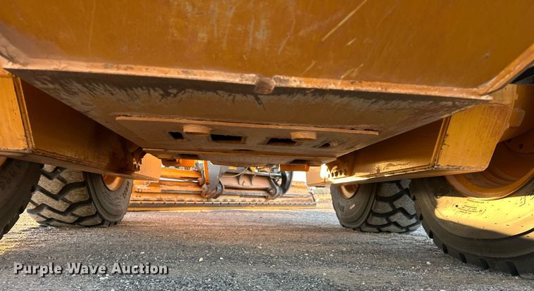 image for item EK0373 2016 John Deere 772G motor grader