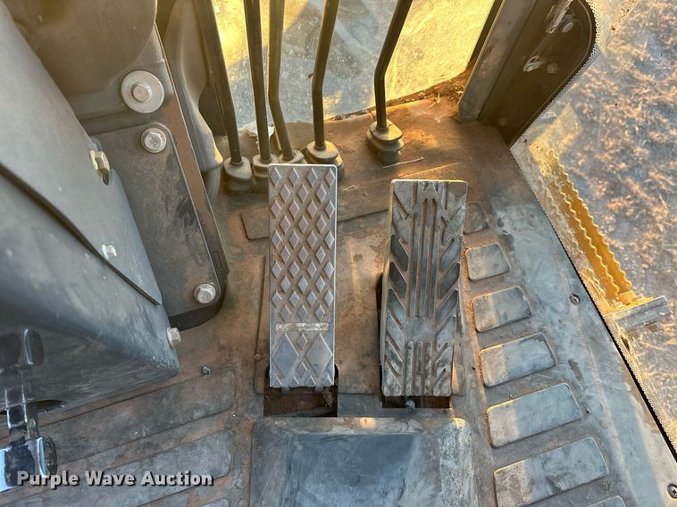 image for item EK0373 2016 John Deere 772G motor grader