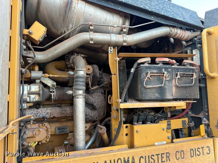 image for item EK0373 2016 John Deere 772G motor grader