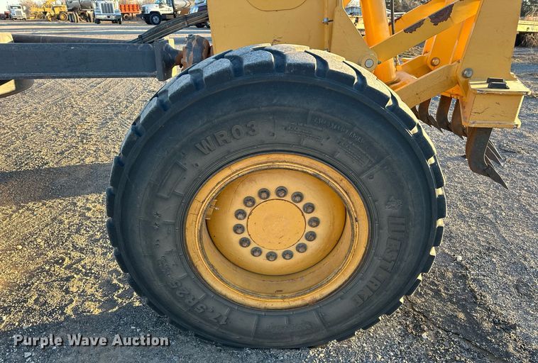 image for item EK0373 2016 John Deere 772G motor grader