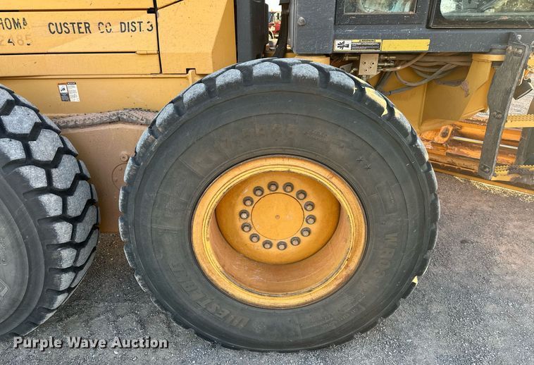 image for item EK0373 2016 John Deere 772G motor grader