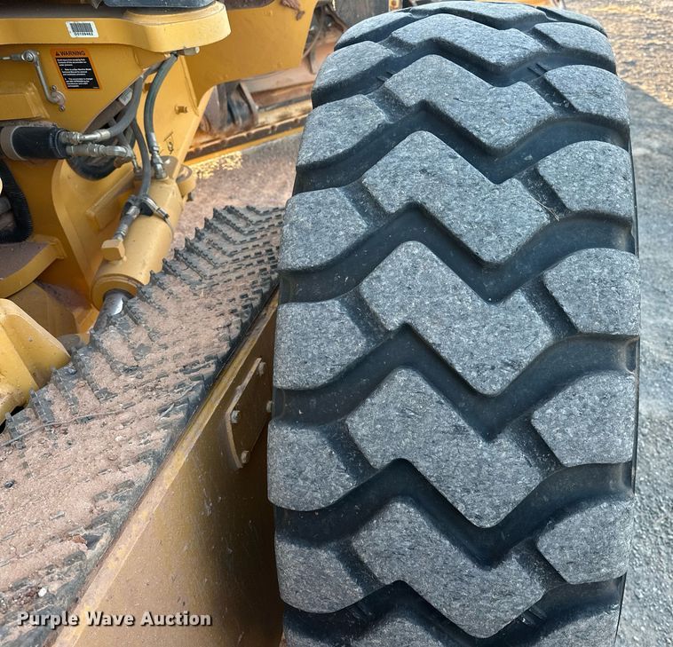 image for item EK0373 2016 John Deere 772G motor grader