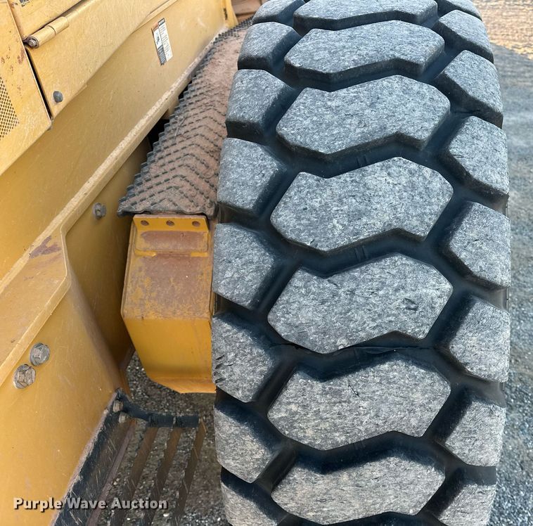 image for item EK0373 2016 John Deere 772G motor grader