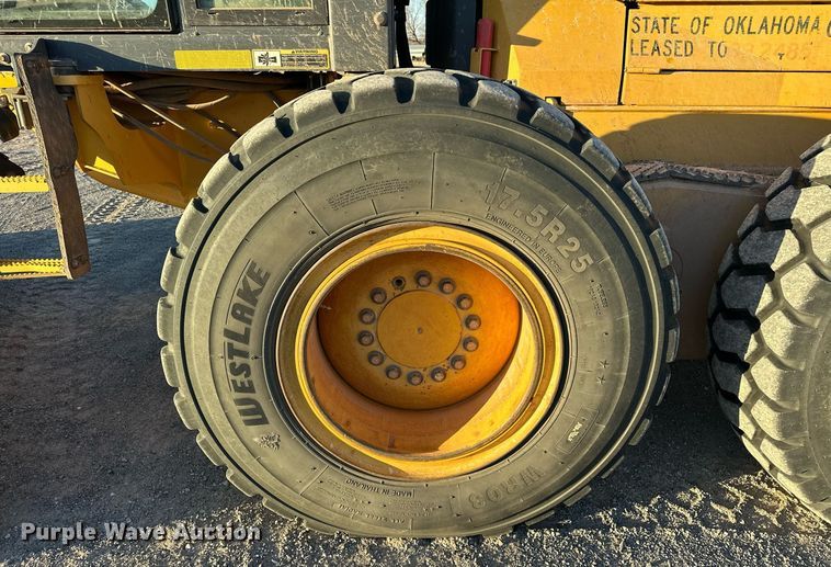 image for item EK0373 2016 John Deere 772G motor grader