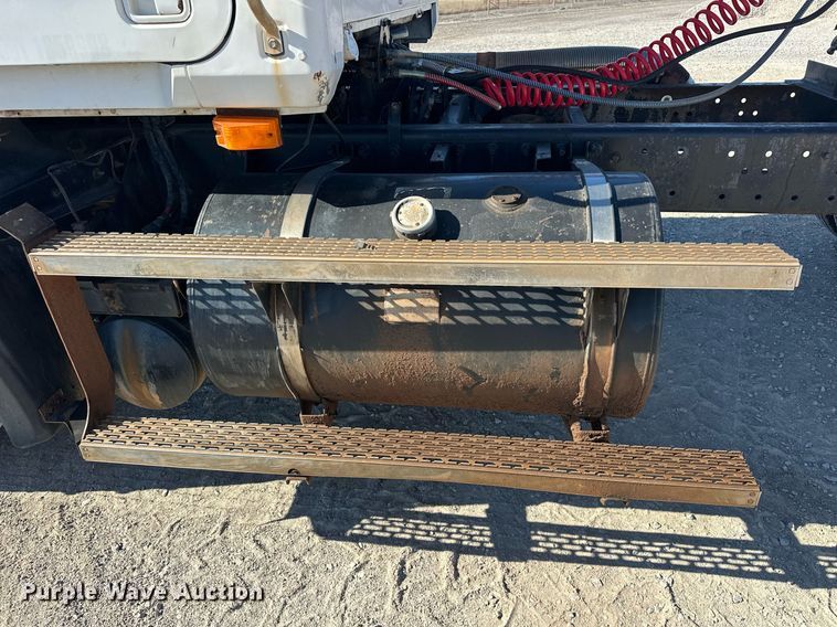 image for item EK0376 1998 Mack CH600 semi truck