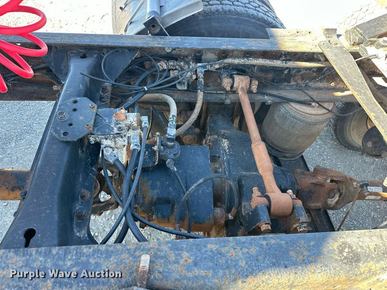 image for item EK0376 1998 Mack CH600 semi truck