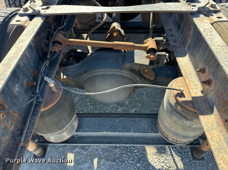 image for item EK0376 1998 Mack CH600 semi truck