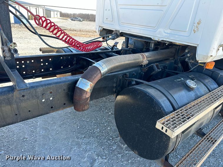 image for item EK0376 1998 Mack CH600 semi truck