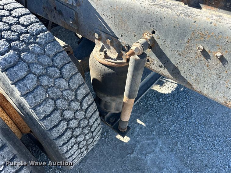 image for item EK0376 1998 Mack CH600 semi truck