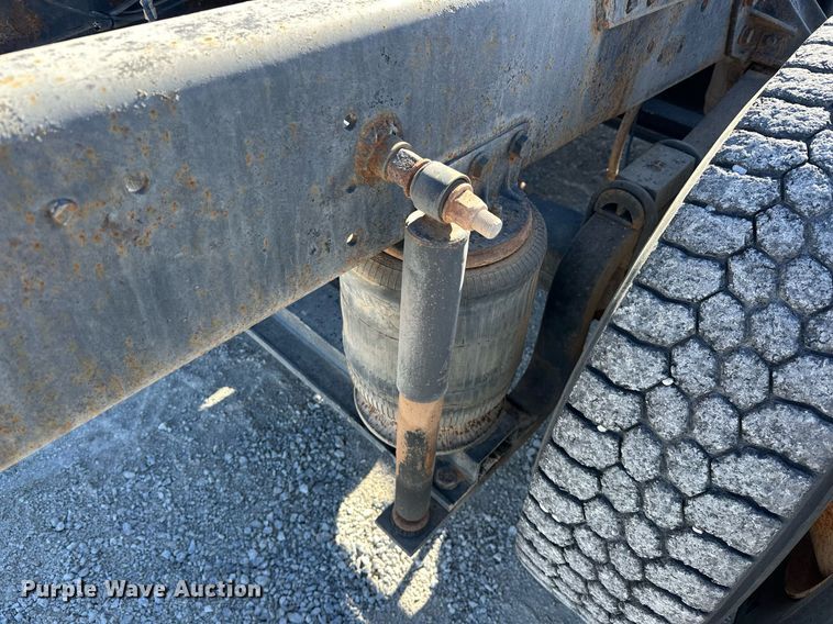 image for item EK0376 1998 Mack CH600 semi truck